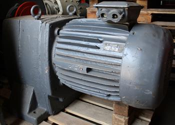 Động cơ liền hộp giảm tốc MO 200+РЦС2002 (22kw)